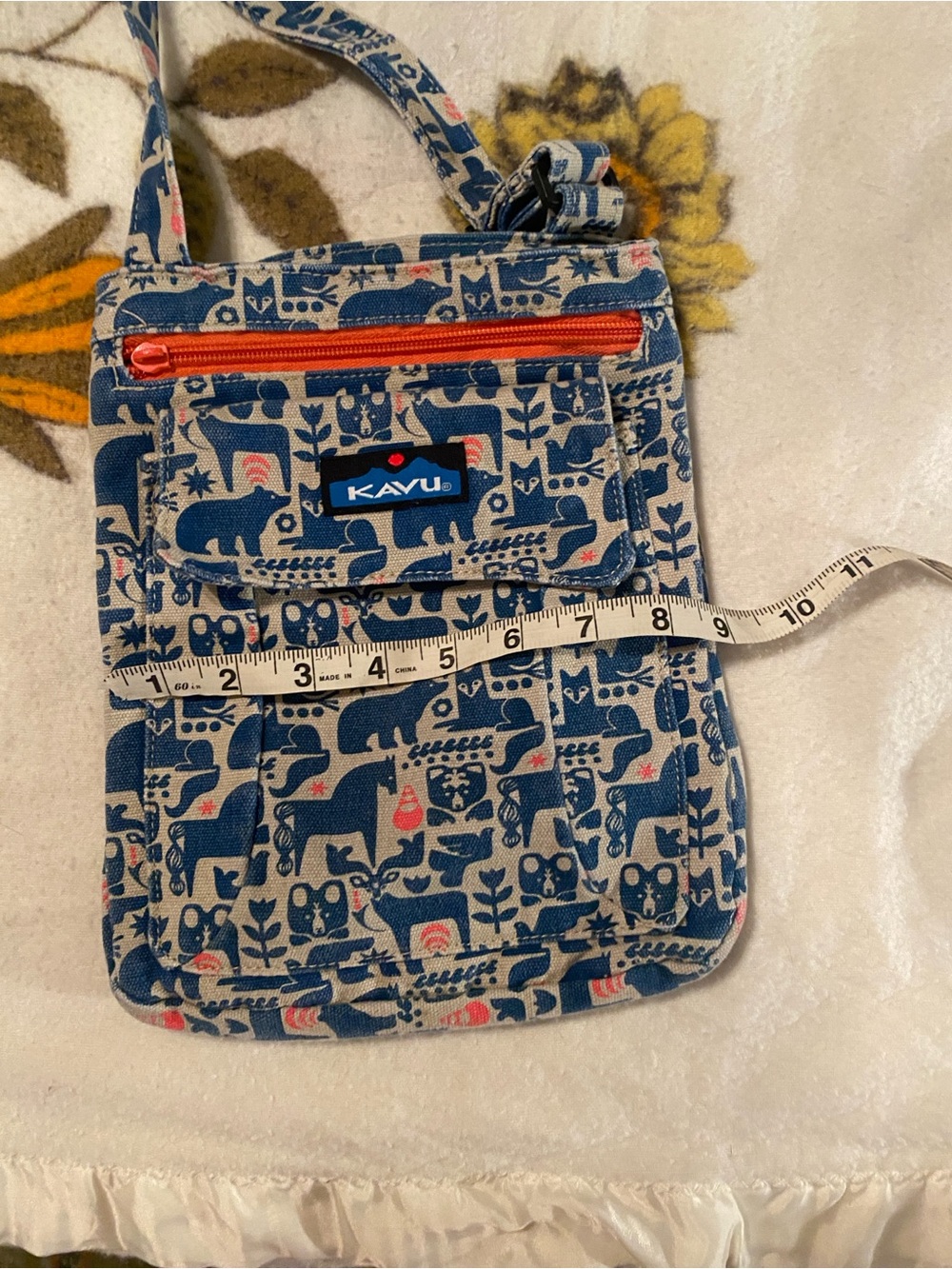 Kavu Keeper Crossbody Bag Cozy Critters Print - Picture 7 of 8